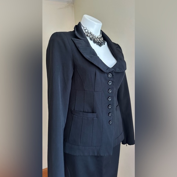 Nanette Lepore A Perfect Cut Black Low Round Cut Neck Button Down Jacket Sz 8. - Picture 4 of 15